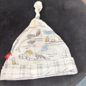 Magnetic Me up to 3 months or up to 12 lbs. for babies head. Soft fun fabric.